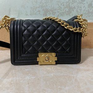 Chanel  Women Shoulder Bag